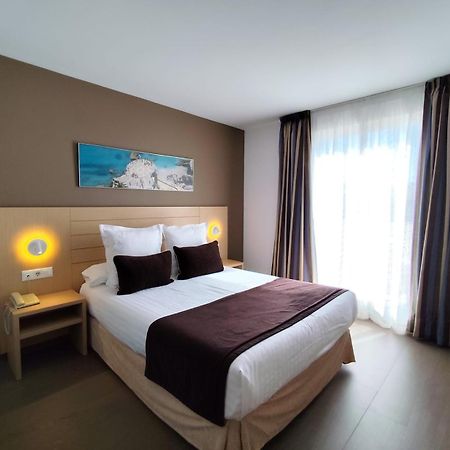 Hotel Mena Plaza Nerja Exterior foto